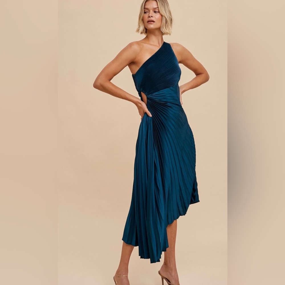 Adain Emerald Teal One-Shoulder Accordion Pleat Holiday Dress